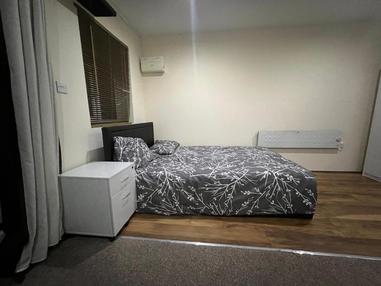 Modern Studio In Rayners Lane Pinner Harrow Near Wembley Greater London Buitenkant foto